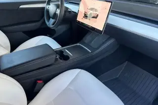 Tesla Model Y 2023 AWD Performance 4p Crossover