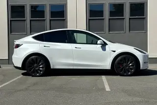 Tesla Model Y 2023 AWD Performance 4p Crossover