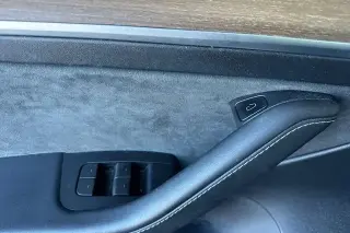 Tesla Model 3 2023 4p Sedan