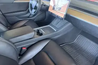 Tesla Model 3 2023 4p Sedan