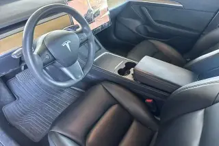 Tesla Model 3 2023 4p Sedan