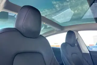 Tesla Model 3 2019 Mid Range 4p Fastback