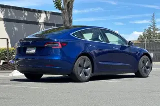Tesla Model 3 2019 Mid Range 4p Fastback