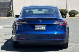 Tesla Model 3 2019 Mid Range 4p Fastback