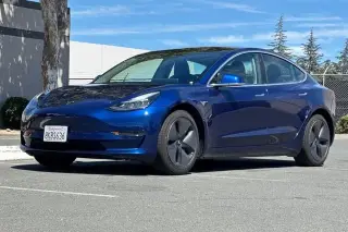 Tesla Model 3 2019 Mid Range 4p Fastback