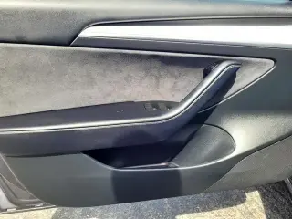 Tesla Model 3 2023 4p Sedan