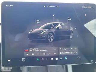 Tesla Model 3 2023 4p Sedan