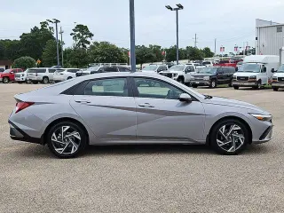 Hyundai ELANTRA Hybrid 2025 Limited 4p Sedan