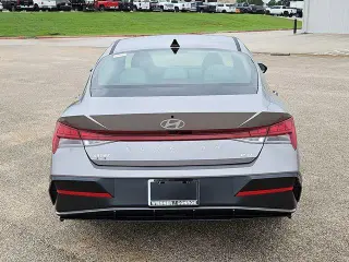 Hyundai ELANTRA Hybrid 2025 Limited 4p Sedan