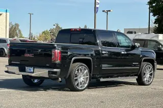 GMC Sierra 1500 2017 4x4 SLT 4dr Crew Cab 5.8 ft. SB