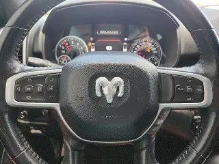 Ram 1500 2022 4x4 Big Horn 4p Camión Cabina Doble 5.6 ft. SB