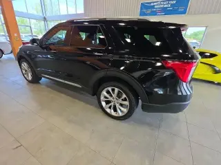 Ford Explorer 2022 AWD Platinum 4dr SUV