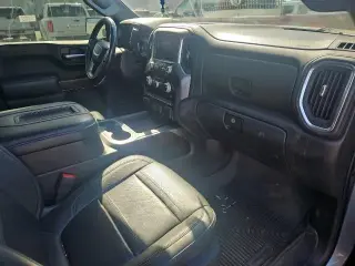 GMC Sierra 1500 2019 4x4 Denali 4p. Cabina Completa 5.8 ft. CB
