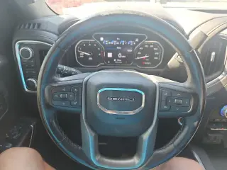 GMC Sierra 1500 2019 4x4 Denali 4p. Cabina Completa 5.8 ft. CB