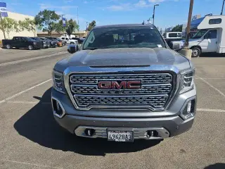 GMC Sierra 1500 2019 4x4 Denali 4p. Cabina Completa 5.8 ft. CB