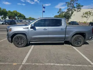 GMC Sierra 1500 2019 4x4 Denali 4p. Cabina Completa 5.8 ft. CB