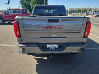 GMC Sierra 1500 2019 4x4 Denali 4p. Cabina Completa 5.8 ft. CB