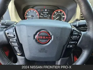 Nissan Frontier 2024 4x2 PRO-X 4p. Cabina Tripulante 5 pies. Baúl