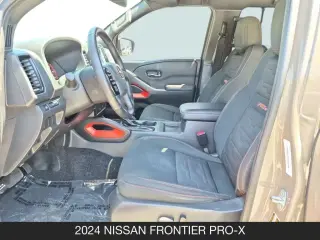 Nissan Frontier 2024 4x2 PRO-X 4p. Cabina Tripulante 5 pies. Baúl
