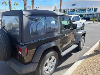 Jeep Wrangler 2021 4x4 Sport 2p SUV