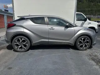 Toyota C-HR 2018 XLE Premium 4p Crossover