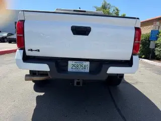 Toyota Tacoma 2024 4x4 SR5 4p Doble Cabina 5.0 ft SB