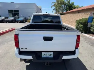 Toyota Tacoma 2024 4x4 SR5 4p Doble Cabina 5.0 ft SB