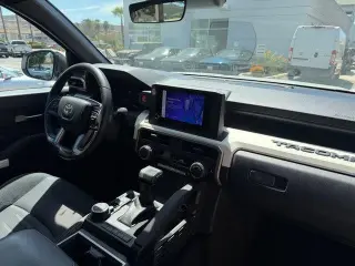 Toyota Tacoma 2024 4x4 SR5 4p Doble Cabina 5.0 ft SB