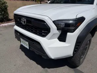 Toyota Tacoma 2024 4x4 SR5 4p Doble Cabina 5.0 ft SB