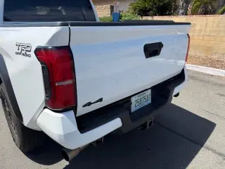 Toyota Tacoma 2024 4x4 SR5 4p Doble Cabina 5.0 ft SB