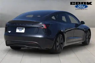 Tesla Model 3 2025 Long Range 4p Fastback