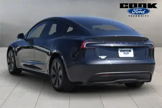 Tesla Model 3 2025 Long Range 4p Fastback