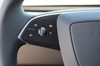 Tesla Model 3 2025 Long Range 4p Fastback
