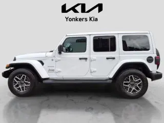 Jeep Wrangler 2024 4x4 Sahara SUV 4p