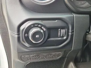 Jeep Wrangler 2024 4x4 Sahara SUV 4p