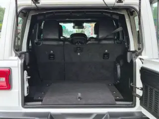 Jeep Wrangler 2024 4x4 Sahara SUV 4p