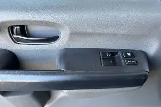 Nissan NV 2017 3500 HD S 3 puertas Furgón de carga con techo alto