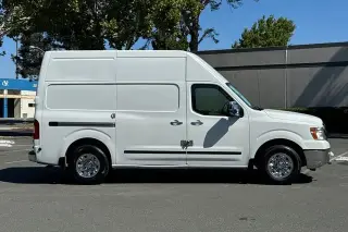 Nissan NV 2017 3500 HD S 3 puertas Furgón de carga con techo alto