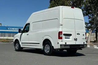 Nissan NV 2017 3500 HD S 3 puertas Furgón de carga con techo alto