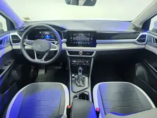 Volkswagen Taos 2025 SE 4dr SUV