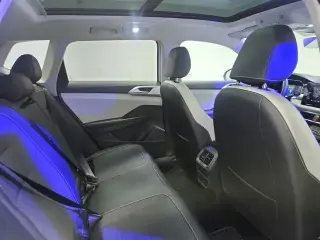 Volkswagen Taos 2025 SE 4dr SUV