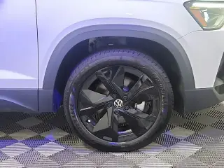 Volkswagen Taos 2025 SE 4dr SUV