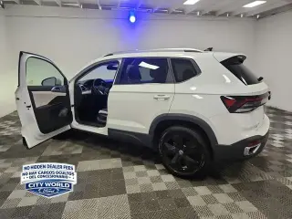Volkswagen Taos 2025 SE 4dr SUV