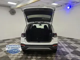 Volkswagen Taos 2025 SE 4dr SUV
