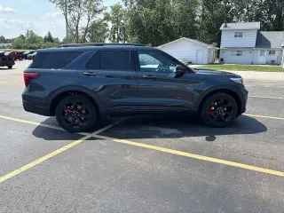Ford Explorer 2023 AWD ST 4p SUV