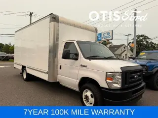 Ford E-Series 2022 E-350 SD 2p 138 in. CA Chasis Corto de Montura
