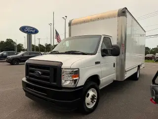 Ford E-Series 2022 E-350 SD 2p 138 in. CA Chasis Corto de Montura