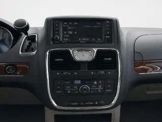 Chrysler Town and Country 2016 Touring 4p Minivan