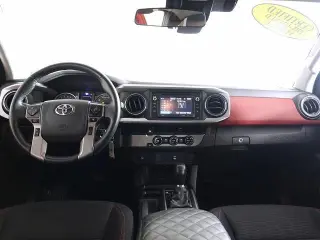 Toyota Tacoma 2018 4x2 SR5 Camioneta de acceso 4p 6.1 pies LB