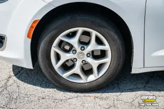 Chrysler Pacifica 2018 Touring Plus 4dr Mini-Van